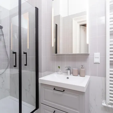 Dusty Beige 2Br Ap For 6 - Near Kazimierz 公寓 克拉科夫